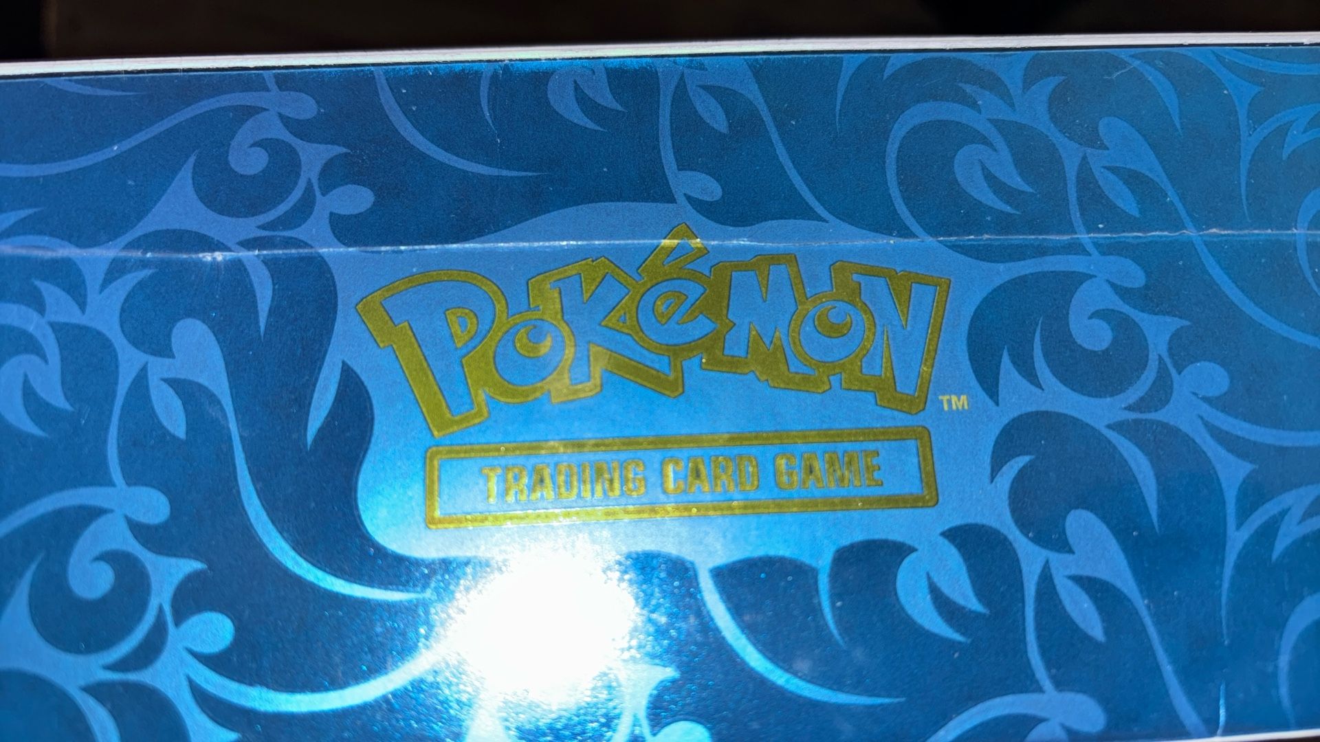 Pokemon Ultimate Trainer box shinning charzard Mega Evolution