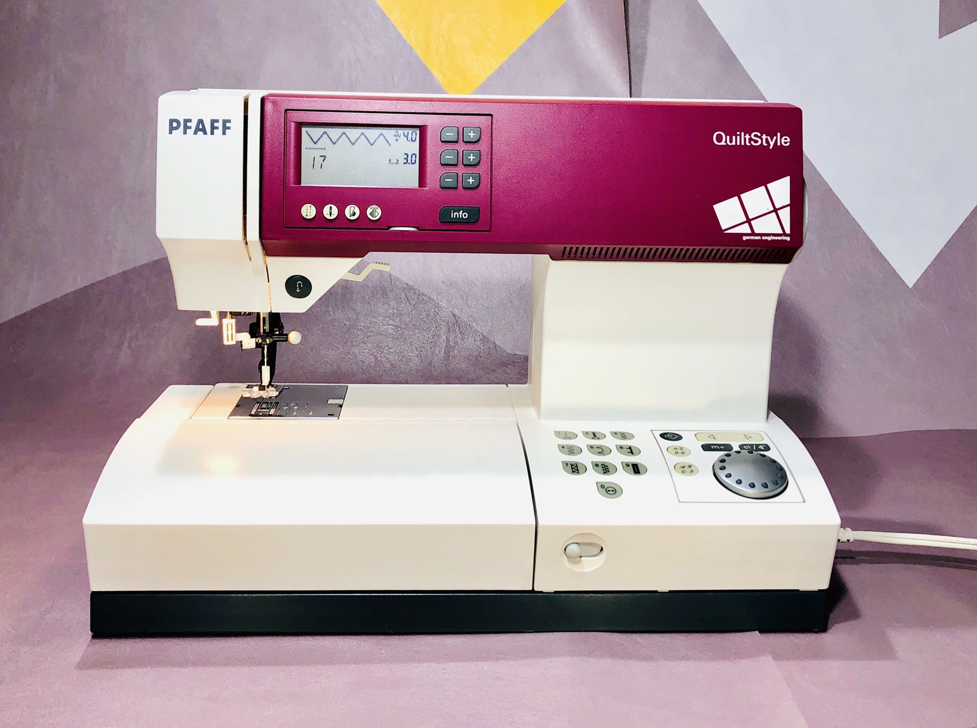 Pfaff 2042 Quilt Style Computerized Sewing Machine for Sale in Diamond