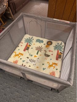 Baby play pen