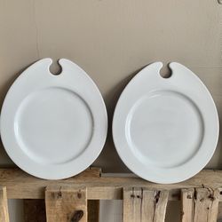 Crate & Barrel Oval Thumb Hold Plates 