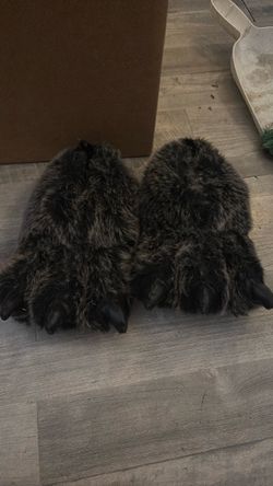 furr claw slippers