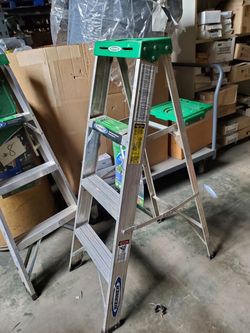 Brand New Werner 4ft Aluminum Step Ladder 225lb Type II