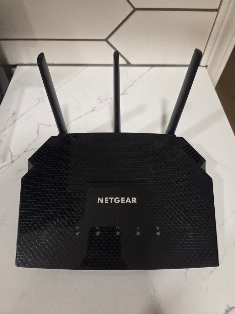 NETGEAR AX1800 (R6700AX) 4-Stream Dual-Band WiFi 6 Router, 1.8 Gbps