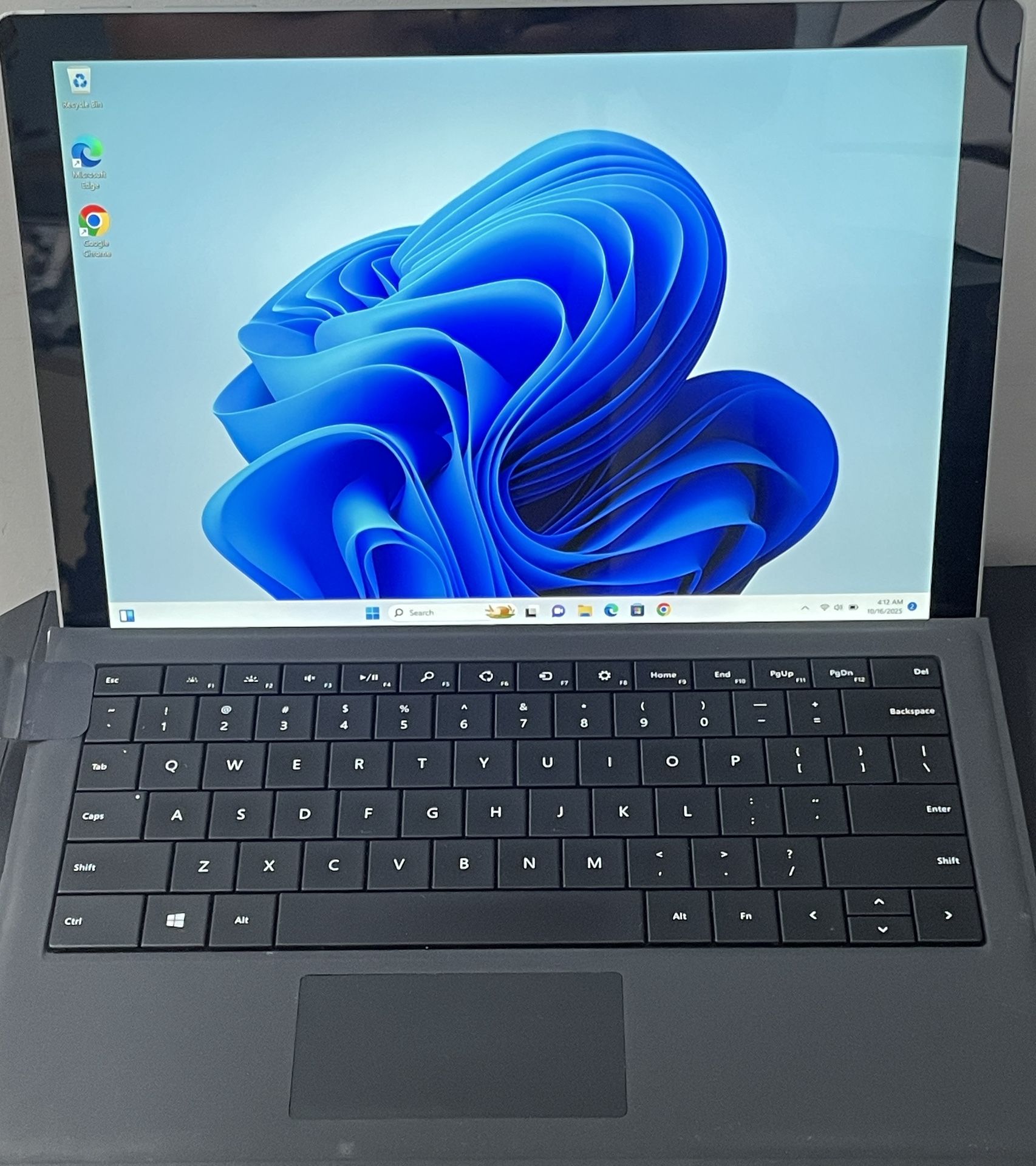Laptop/ Tablet Microsoft Surface Pro 6 - 1796- Touchscreen - Intel Core i5, - Ram 8GB RAM - Drive 128GB SSD, Windows 11 