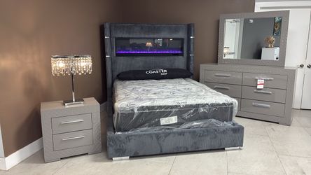 New bedroom set king or queen