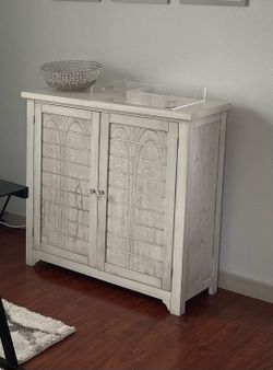 Mueble de madera blanco