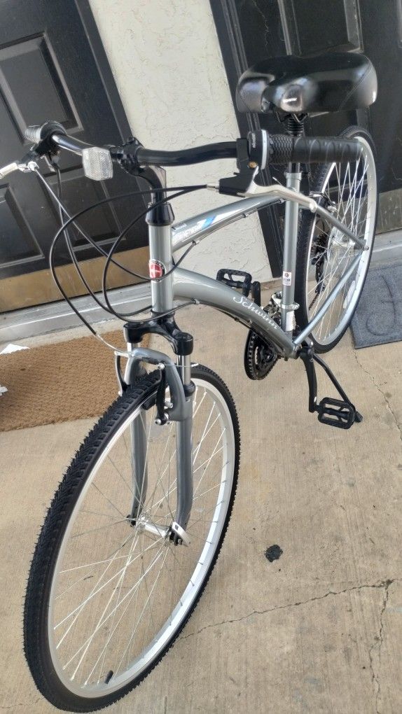 Schwinn Network 1 Hybrid Aluminum Bike. In New Condition