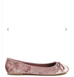 Brand new velvet ballet flats size 6