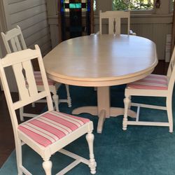 Table And Chairs 