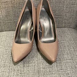 Beautiful Worthington Heels 