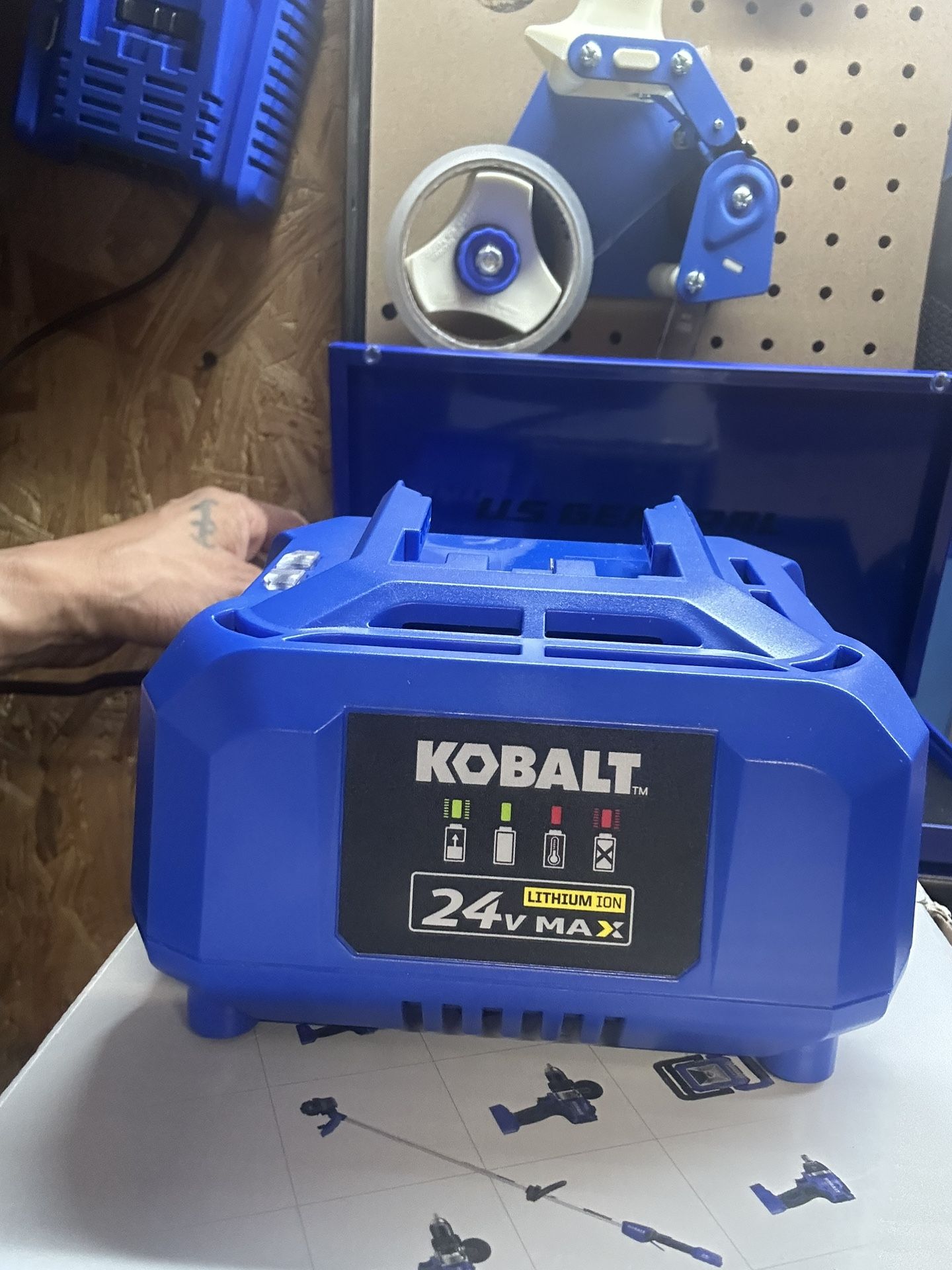 Kobalt Charger