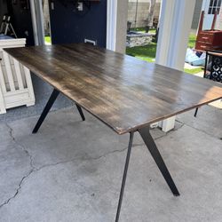 Dining Room Table 
