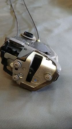 2008 Toyota Tundra rear passenger door latch