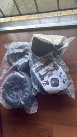 Traxxas xrt 8s belted tires (brandnew)