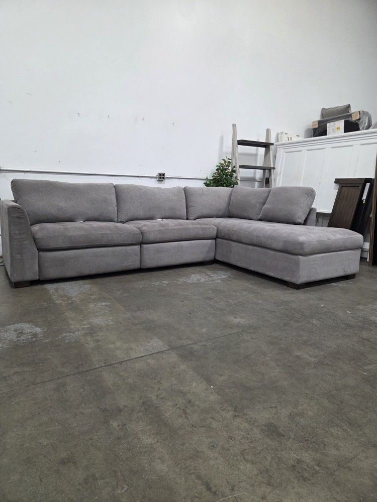 Sectional Couch With Recliner- Free Delivery‼️