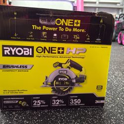 ONE+ HP 18-Volt Brushless Cordless Compact 6-1/2 in. Circular Saw