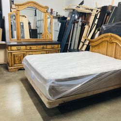Queen Bedroom Set