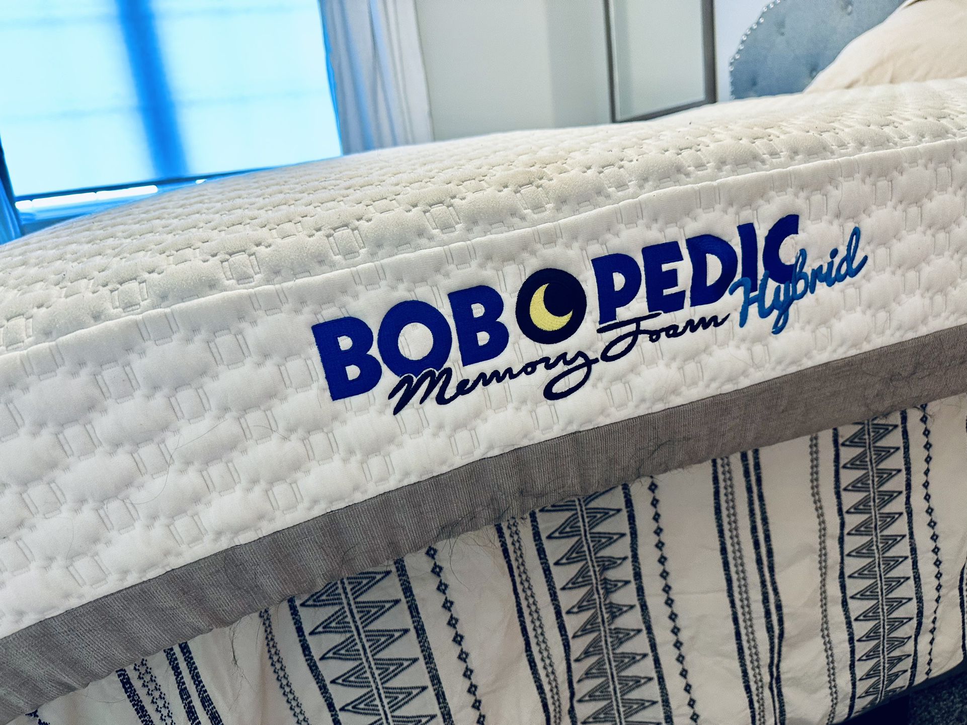 King Mattress NEED GONE ASAP - Hybrid Memory Foam Bob’opedic from Bob’s Furniture