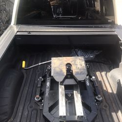 5th Wheel Hitch-Pullrite Autoturn