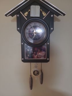 Elvis Presley Authentic Collectible Cuckoo Clock Set