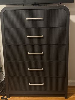 Bob’s Furniture 4-Piece Black Queen Bedroom Set – Good Condition - Mount Vernon, NY