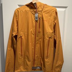 Patagonia -  Men’s M10 Storm Jacket