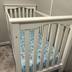 Crib (Pottery Barn Kendall)