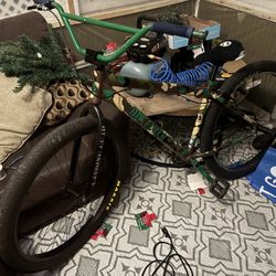 29 Inch 45th Anniversary Green Camo SE Bike Big Flyer