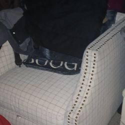 Over Sized Chair Very Comfortable And Clean 