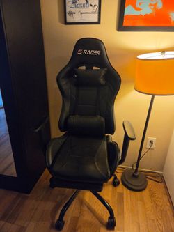 Gaming chair