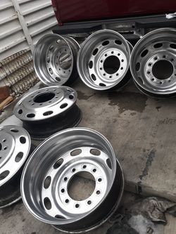 Expert at pollishing rims and trucks