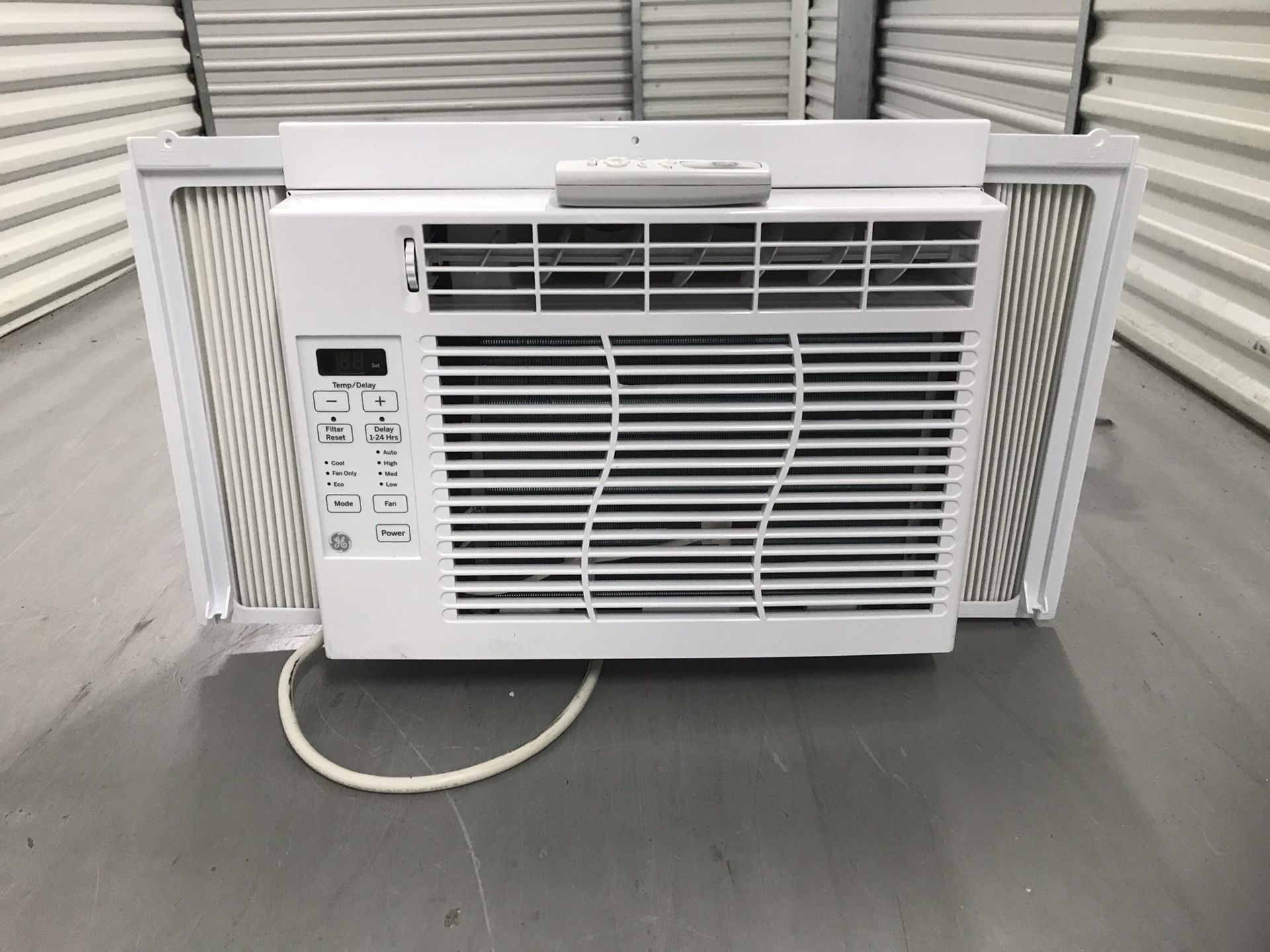 6000 AC unit with remote