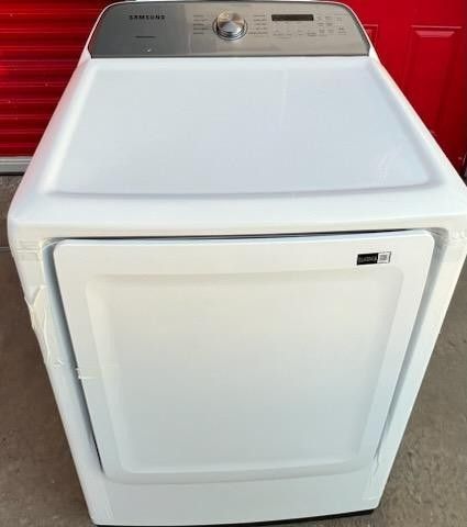 **New Samsung Dryer**
(Brand New Scratch & Dent Item) Comes w/Warranty
Delivery Available