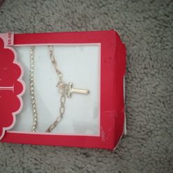 Women Accessories And Eyelashes 