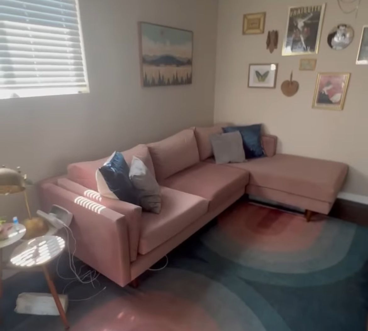 $200 Couch, Wonderful Condition!