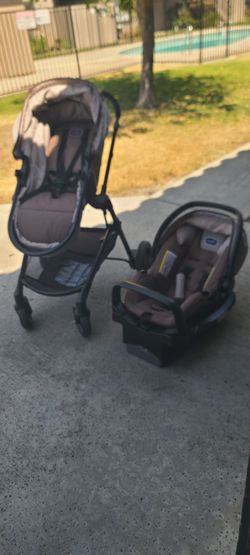 Una cajonera y porta bebe