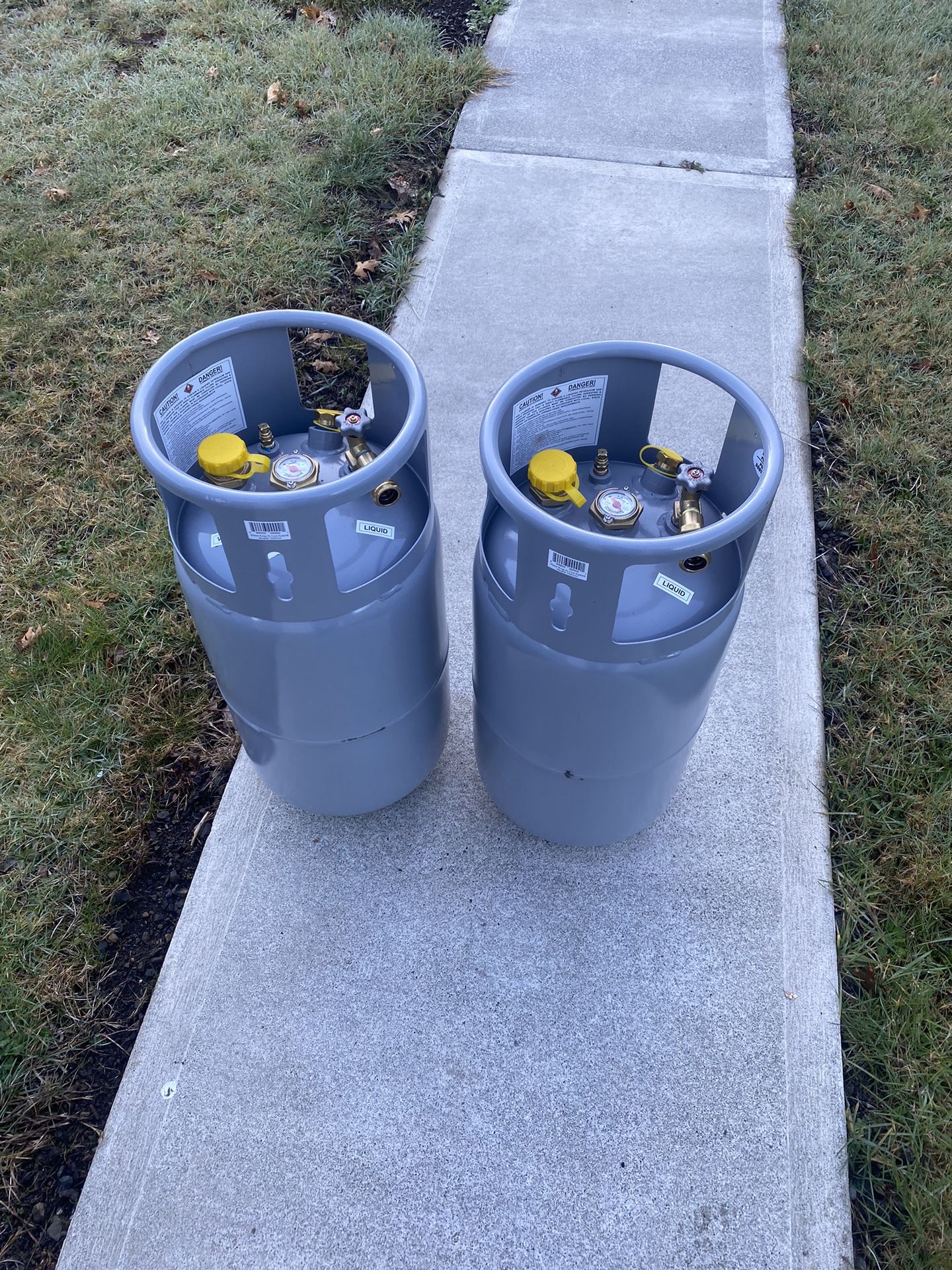 Forklift propane tanks