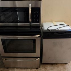 Frigidaire Kitchen Appliance Set
