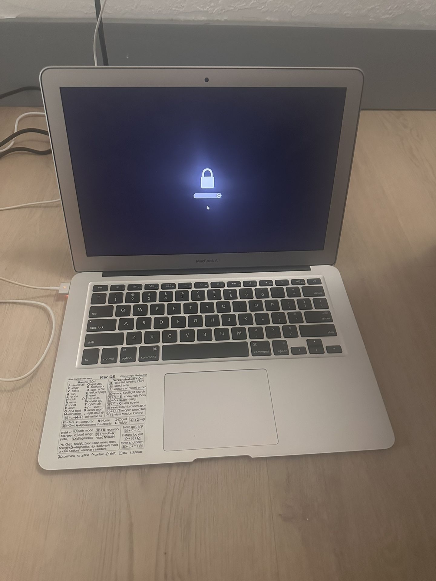 💻 MacBook Air 13” A1466 – Locked / For Parts Only