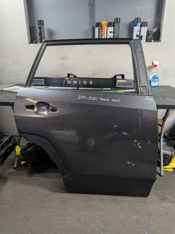 2019-2020-2021-2022-2023-2024-2025 TOYOTA RAV4 RIGHT REAR DOOR OEM USED #10122