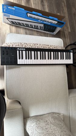 Alesis V49 Midi Keyboard