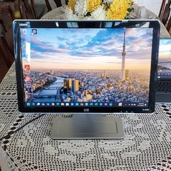 HP 22-inch LCD Color Monitor - W2207h