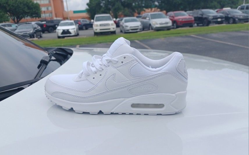 Brand New And Original Women Nike Air Max's 90" Sneakers Sizes 10