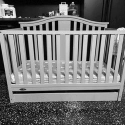 Baby Crib With Drawer
