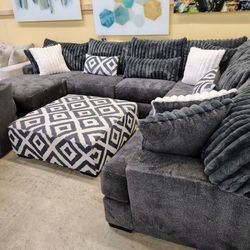 Cozy And Comfortable 3 Piece Sectional!