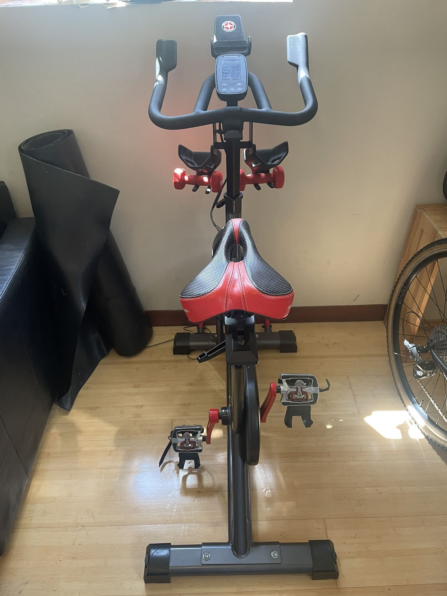 PENDING: Schwinn IC4 Bike with Sunny Mat