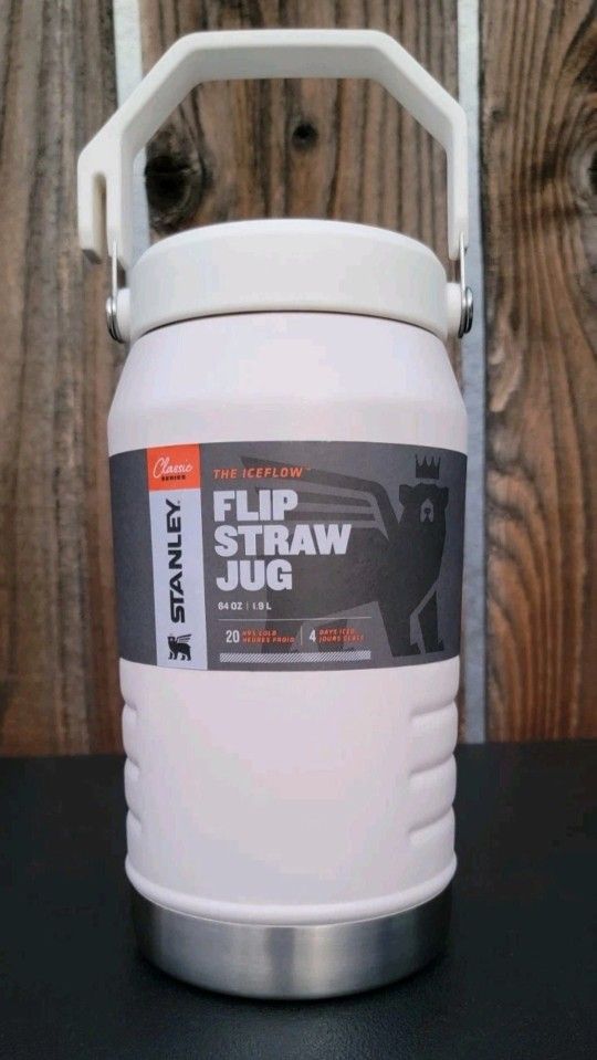 Stanley Classic Series IceFlow Flip Straw Jug 64 Oz.| 1.9 L - New Not Used - See Photos Description 