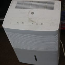 GE DEHIMIDIFIER ADEL20LYQ1 20.28 PINS /24 HOUR CAPACITY PRE OWNED 871220-1