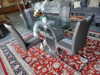 Nuevo Juego De Comedor 4 Sillas 🪑 pagó inicial es de $54 no se necesita crédito