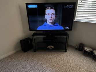 Samsung 50 In Tv With Smoke Glass Stand